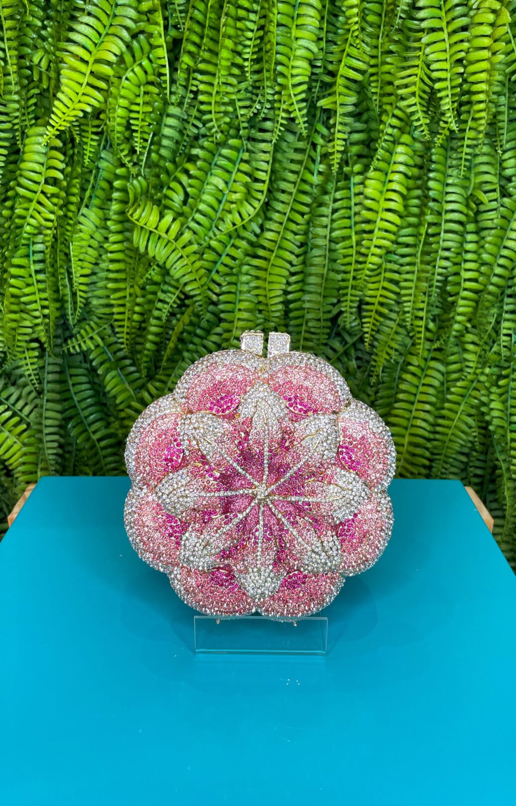 CLUTCH FLOR CRAVEJADA ROSA C/ PRATA