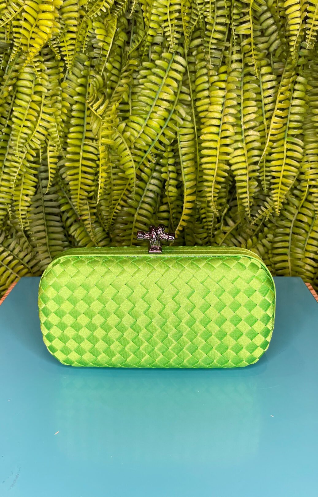 CLUTCH BOTTEGA PEQUENA VERDE